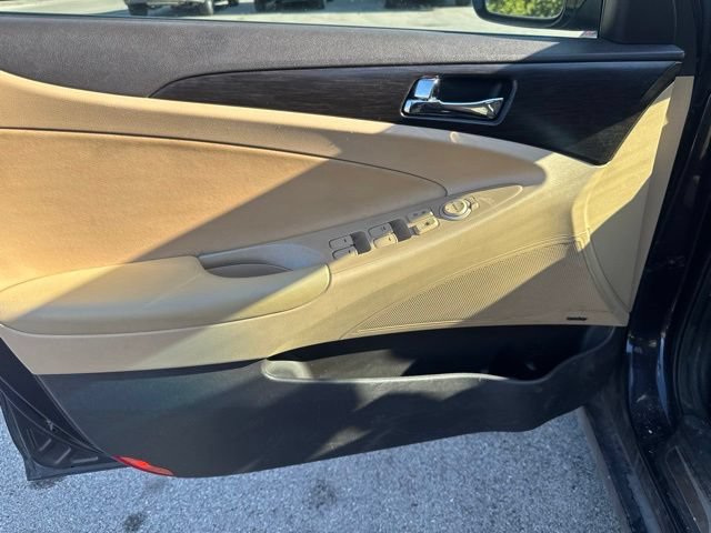 Used 2011 Hyundai Sonata Limited w/ Navigation Pkg 5 FWD image 9