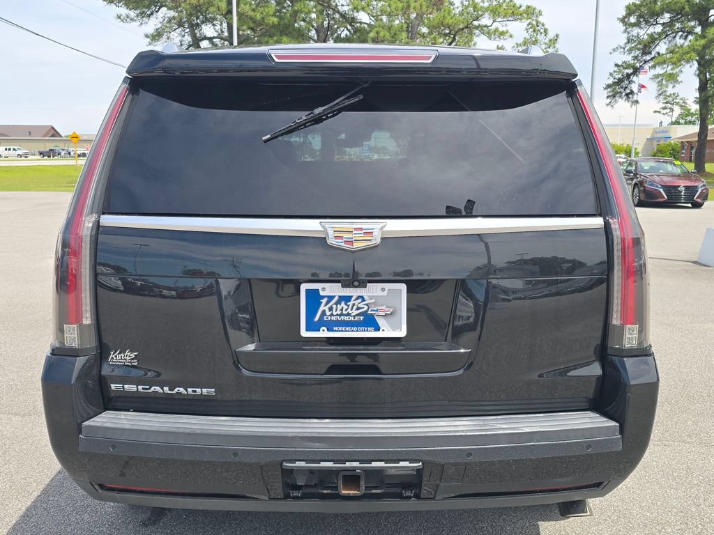 Used 2017 Cadillac Escalade Premium Luxury AWD/4WD image 4