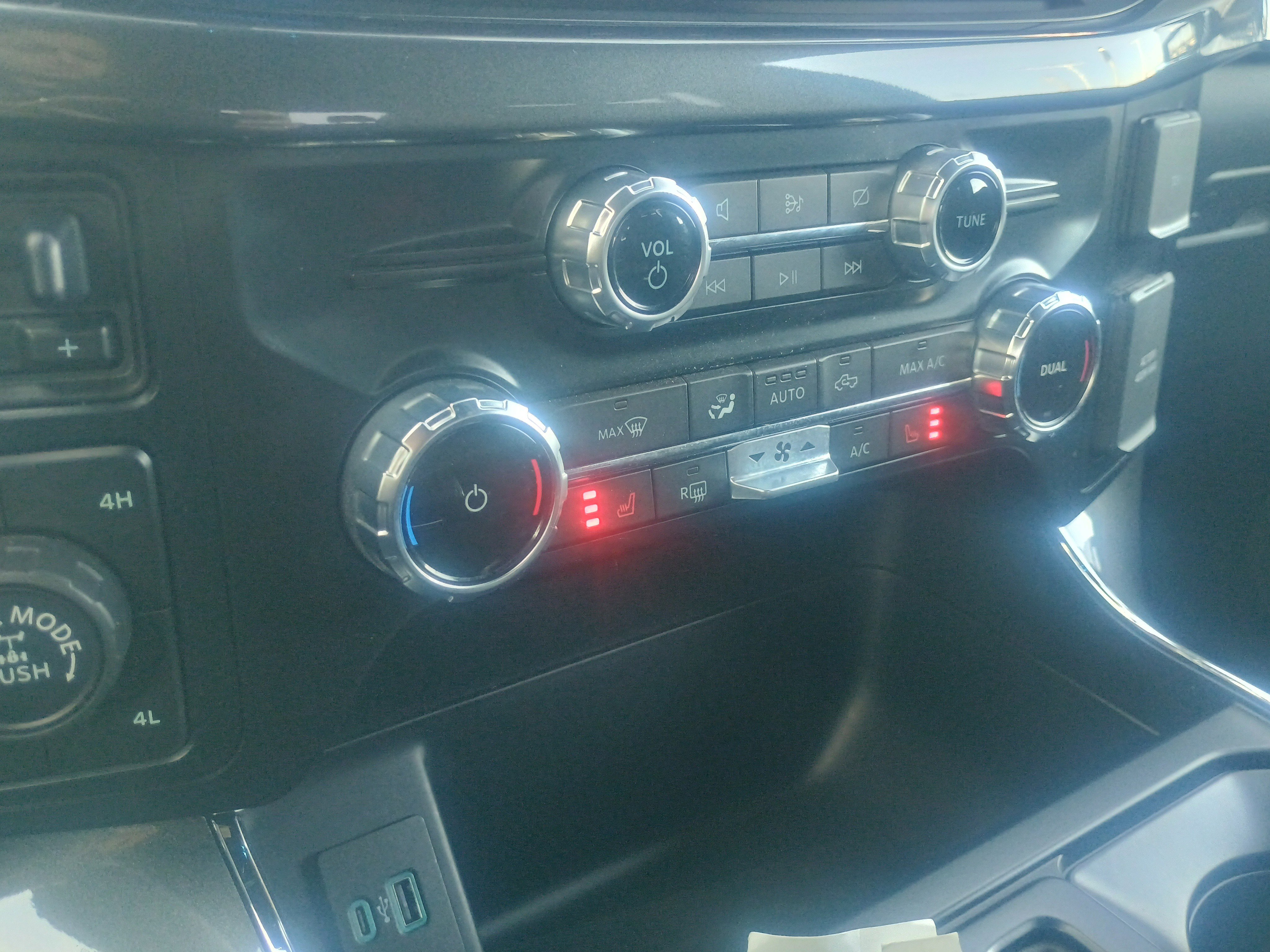 Certified 2022 Ford F150 XLT w/ Equipment Group 302A High image 27