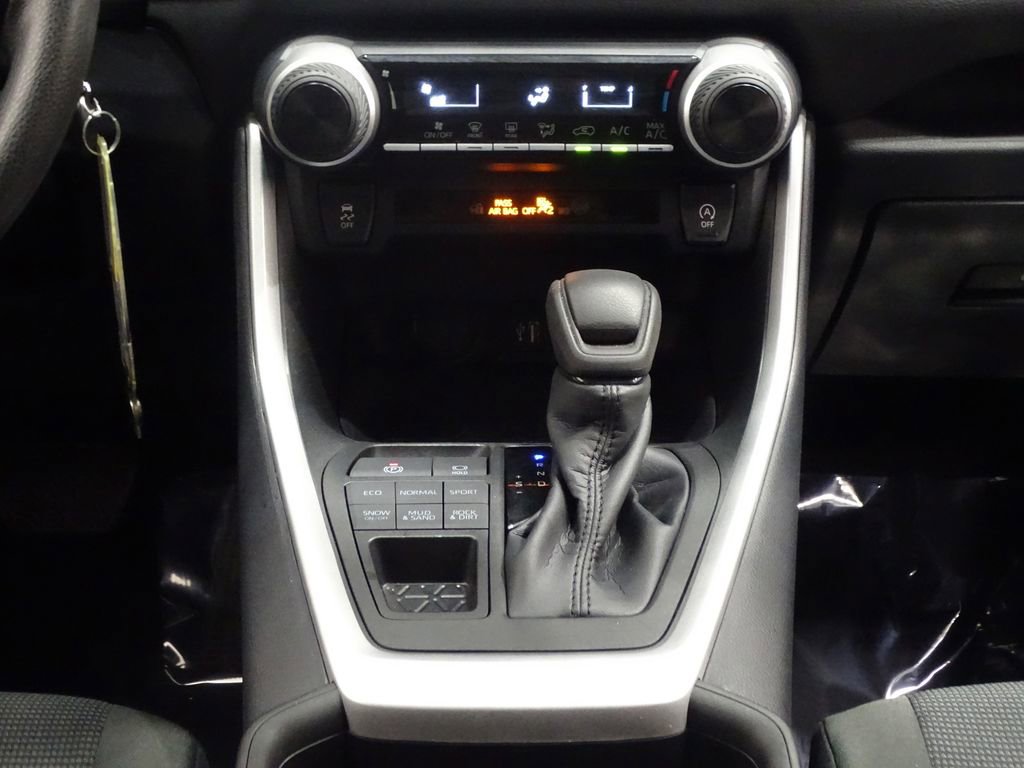 Used 2023 Toyota RAV4 LE image 33