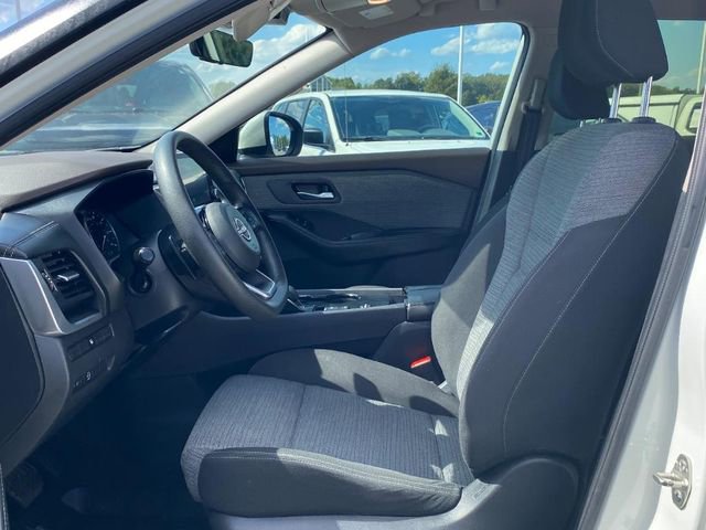 Used 2023 Nissan Rogue SV image 12