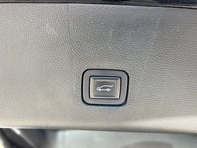 Used 2018 Chevrolet Traverse High Country AWD/4WD image 10