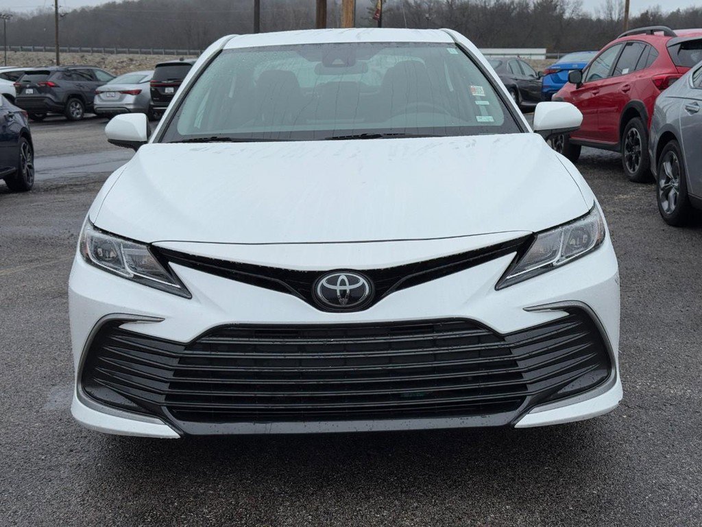 Used 2024 Toyota Camry LE FWD image 9