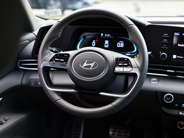 Used 2025 Hyundai Elantra Sport FWD image 26