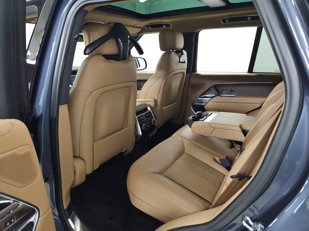 Certified 2025 Land Rover Range Rover SE AWD/4WD image 43