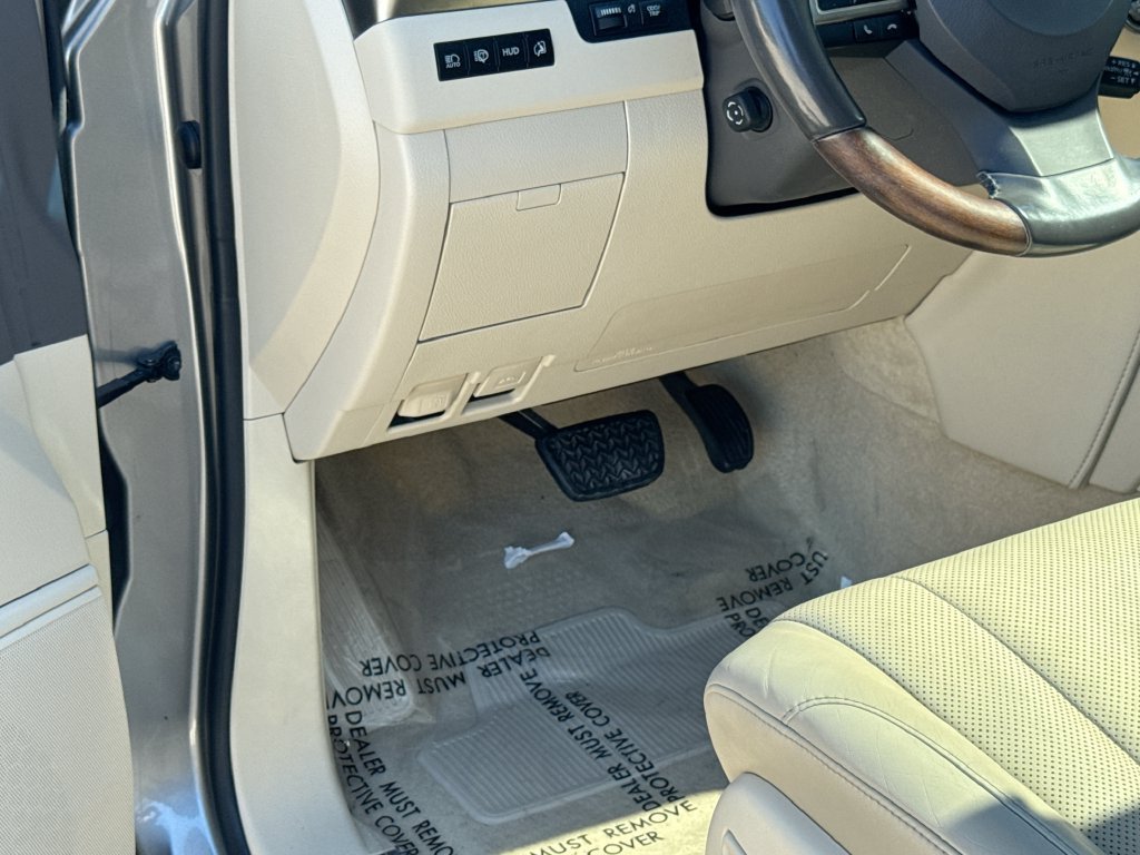 Used 2019 Lexus LX 570 4WD w/ Luxury Package image 17