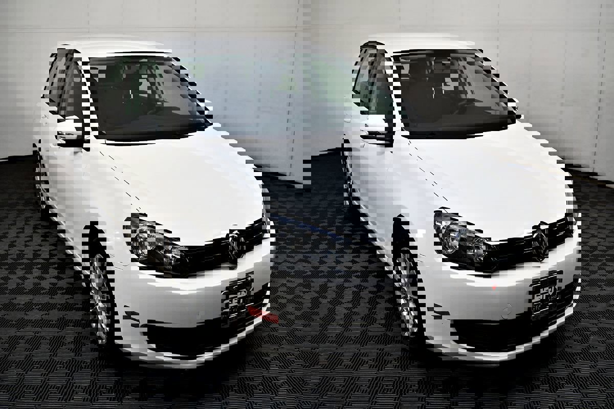 Used 2014 Volkswagen Golf 4-Door image 4