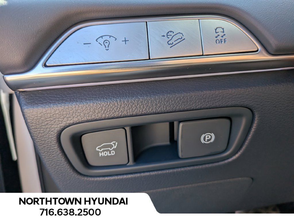 Used 2025 Genesis GV80 3.5T e-SC AWD/4WD image 37
