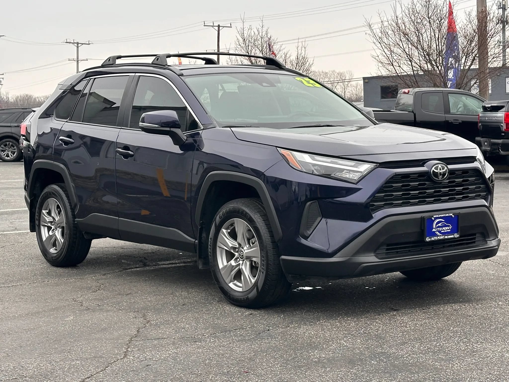 Used 2023 Toyota RAV4 XLE w/ Convenience Package FWD image 3