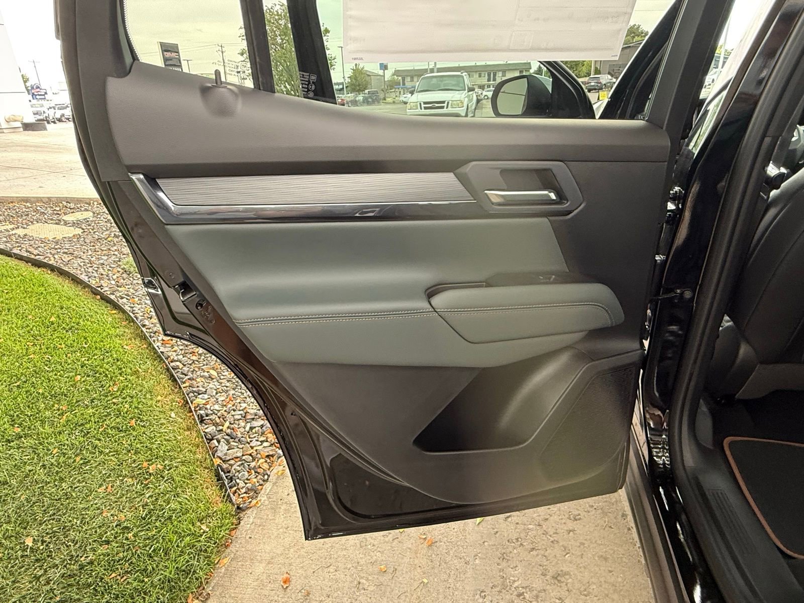 New 2026 GMC Terrain AT4 w/ Convenience Package III image 27