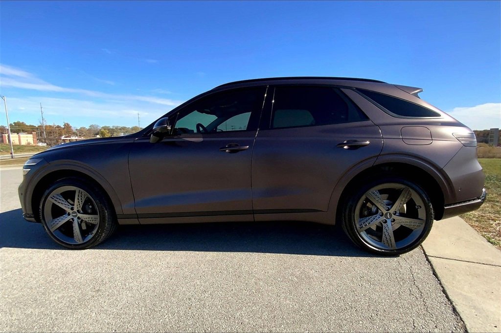 Used 2023 Genesis GV70 3.5T Sport w/ Sport Prestige Package image 8