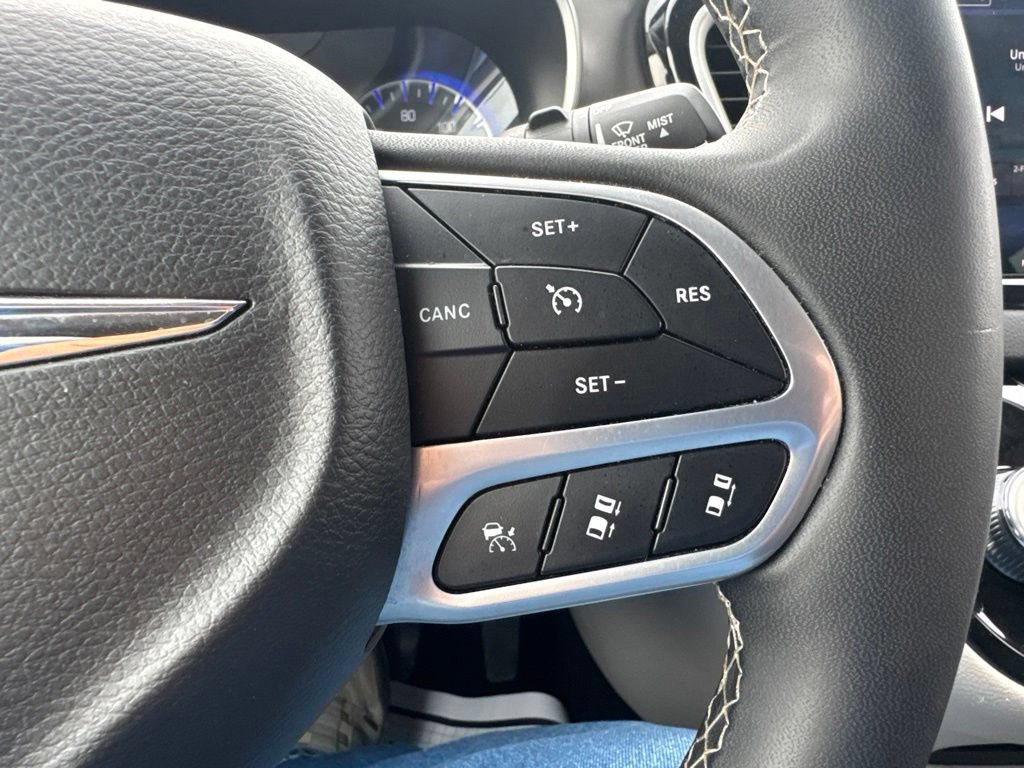 Used 2024 Chrysler Pacifica Touring-L FWD image 29