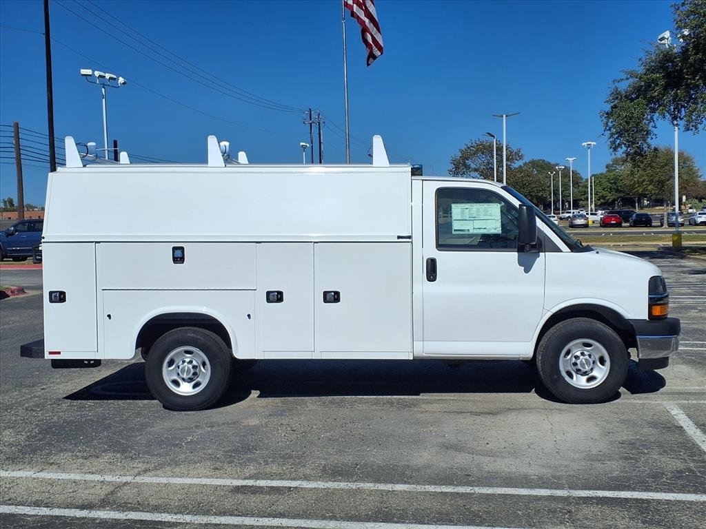 New 2025 Chevrolet Express 3500 w/ Power Convenience Package image 3