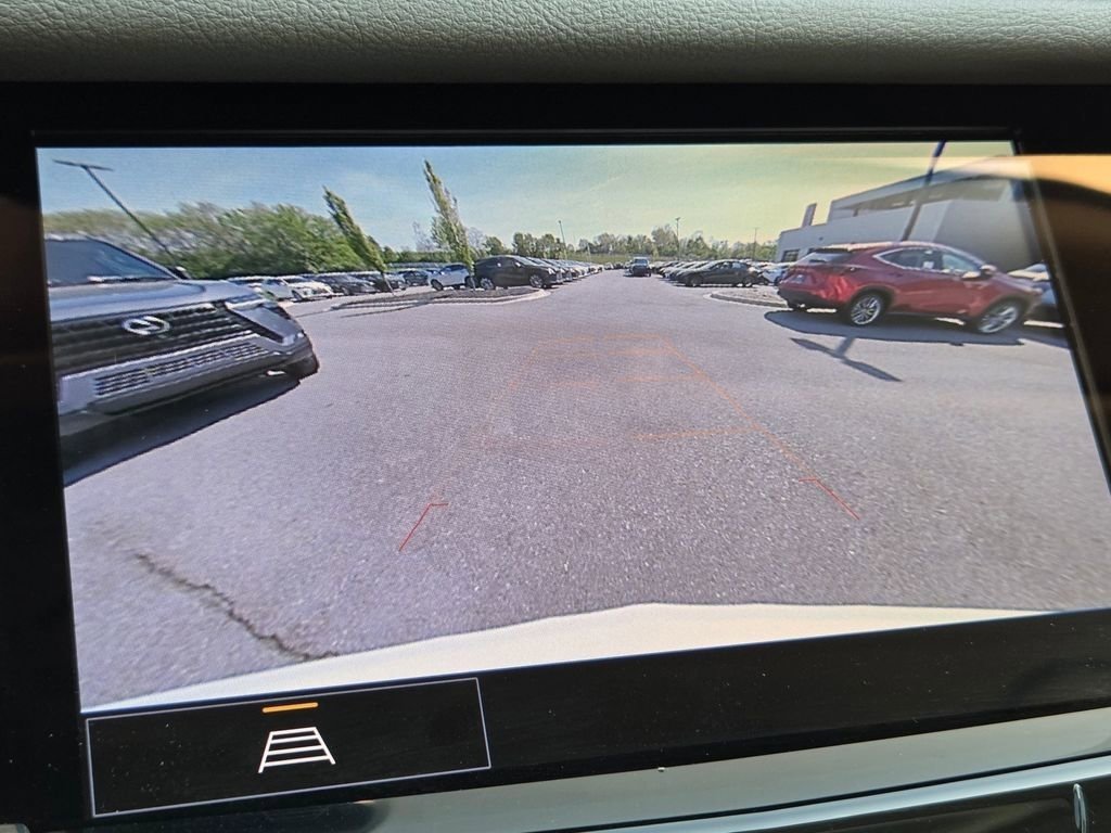 Used 2022 Cadillac XT6 Premium Luxury image 14