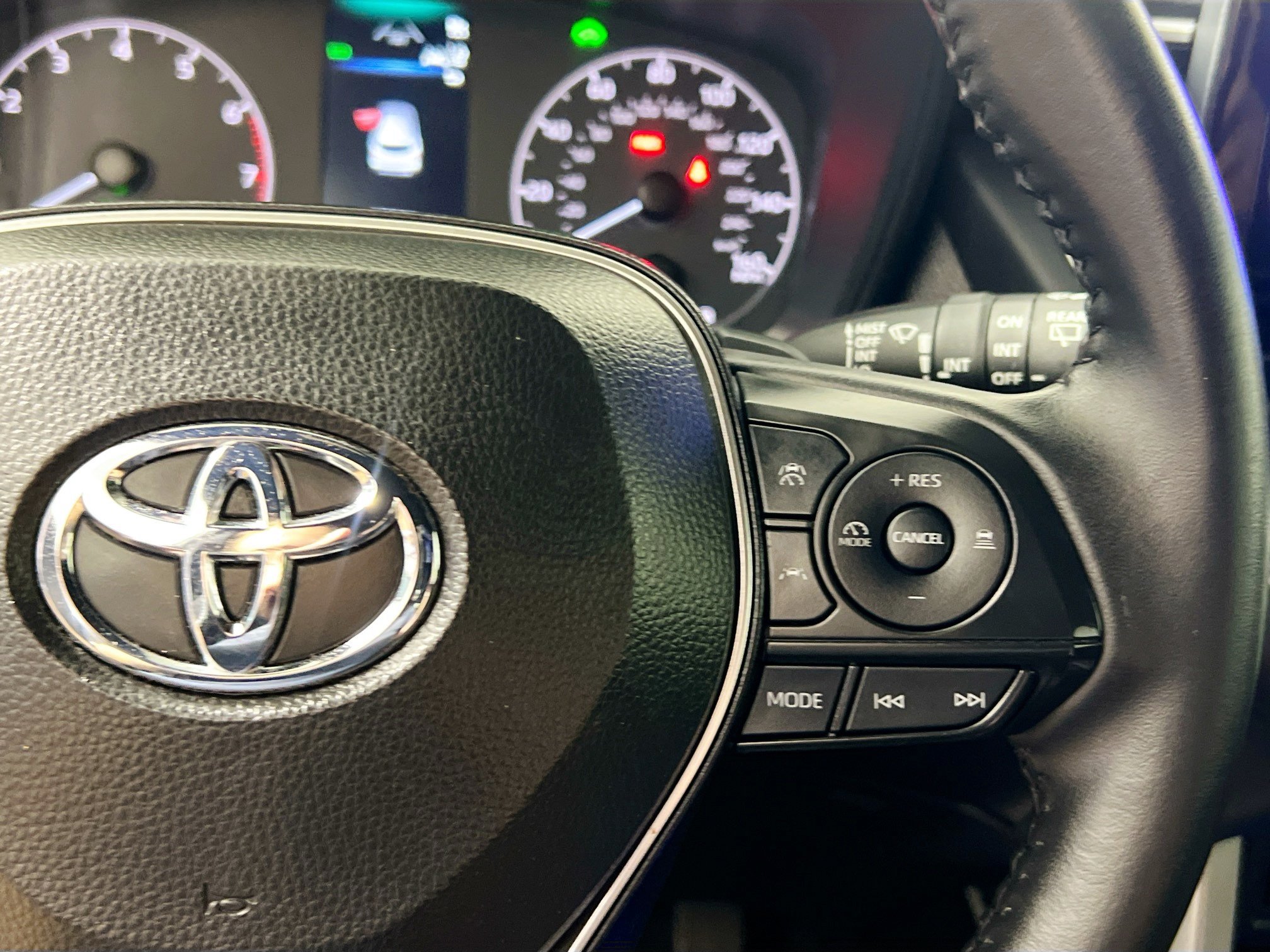 Used 2024 Toyota Corolla Cross AWD Hybrid image 19