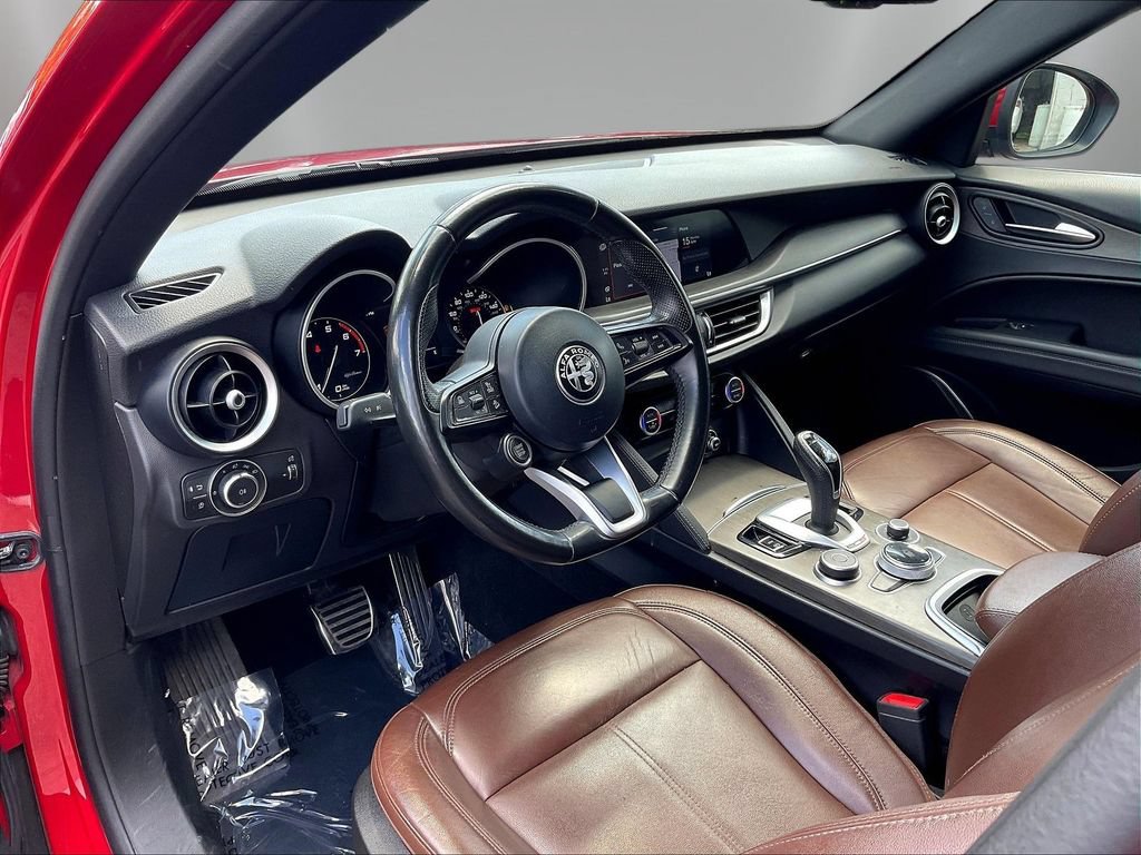 Used 2022 Alfa Romeo Stelvio Ti AWD/4WD image 17