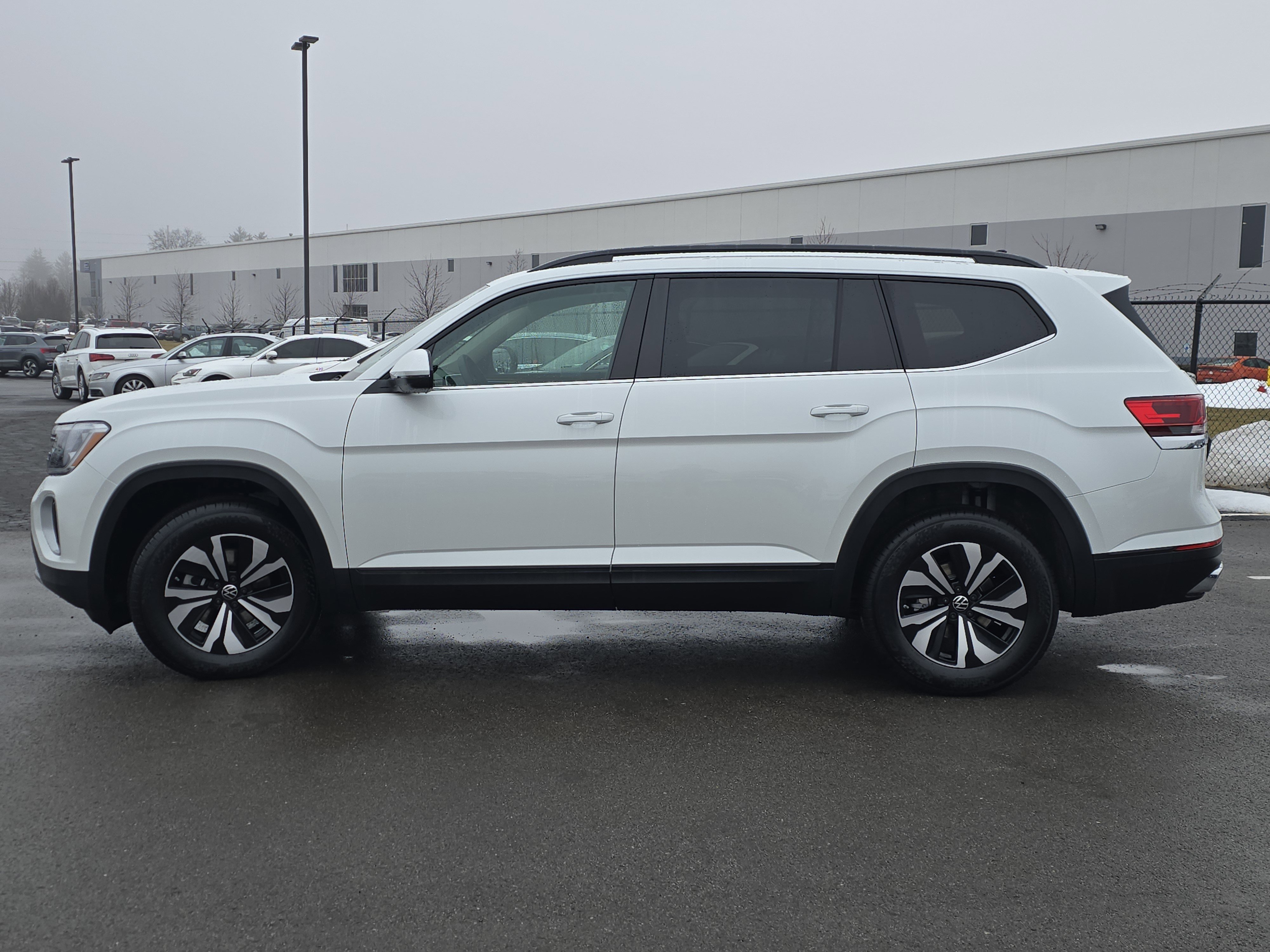 New 2026 Volkswagen Atlas SE image 4