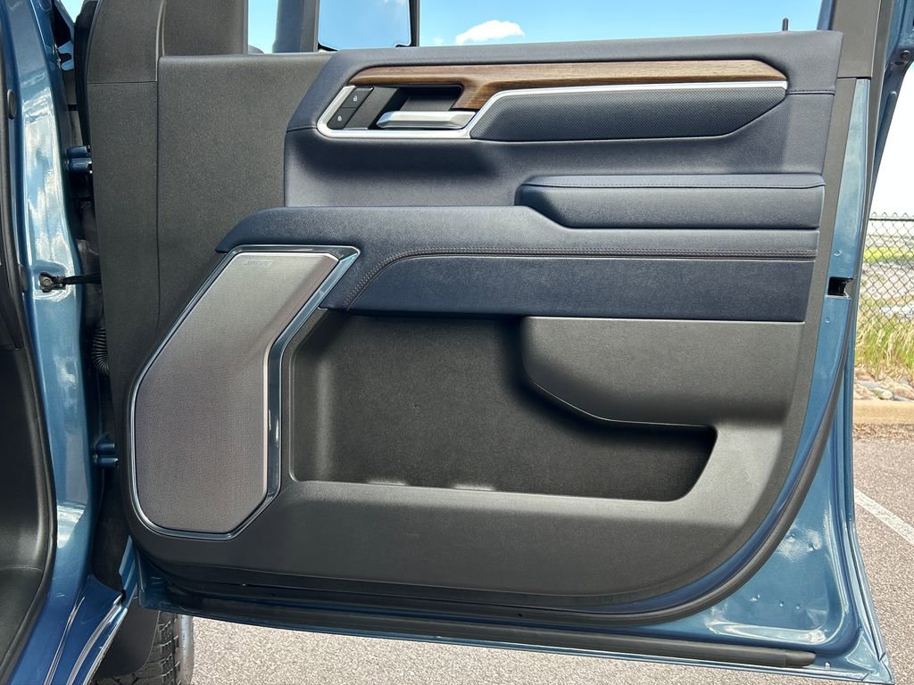 Used 2025 Chevrolet Silverado 3500 High Country w/ High Country Premium Package AWD/4WD image 32