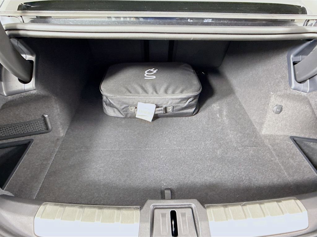 Used 2024 Porsche Taycan GTS image 24