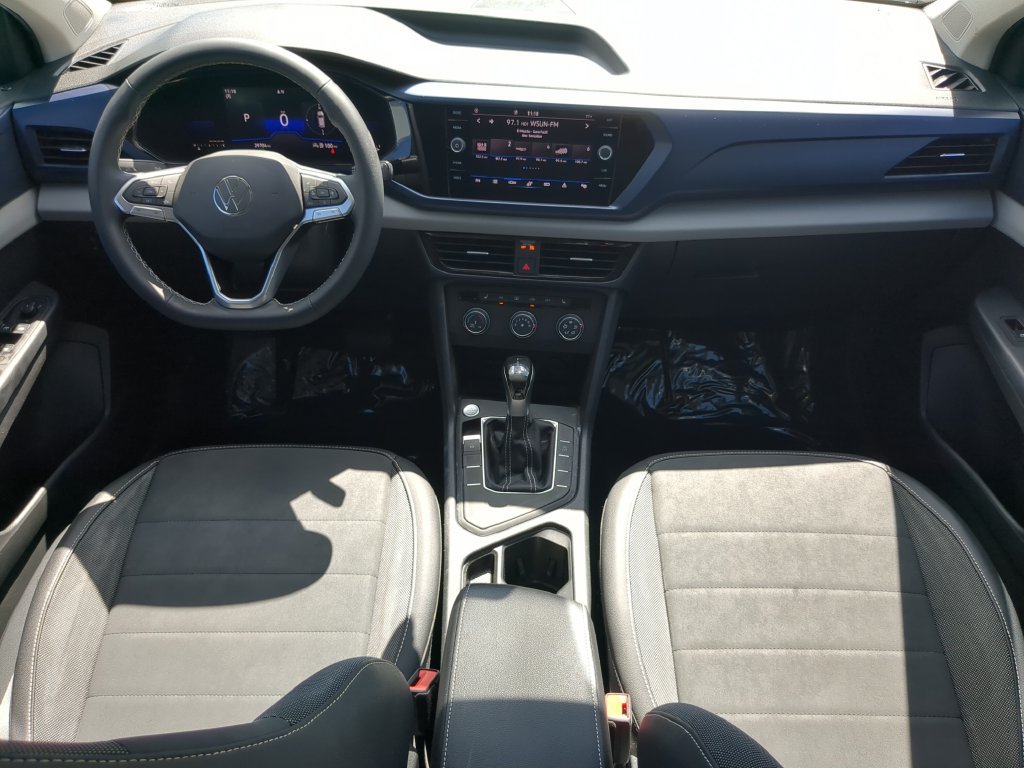 Certified 2022 Volkswagen Taos SE FWD image 12