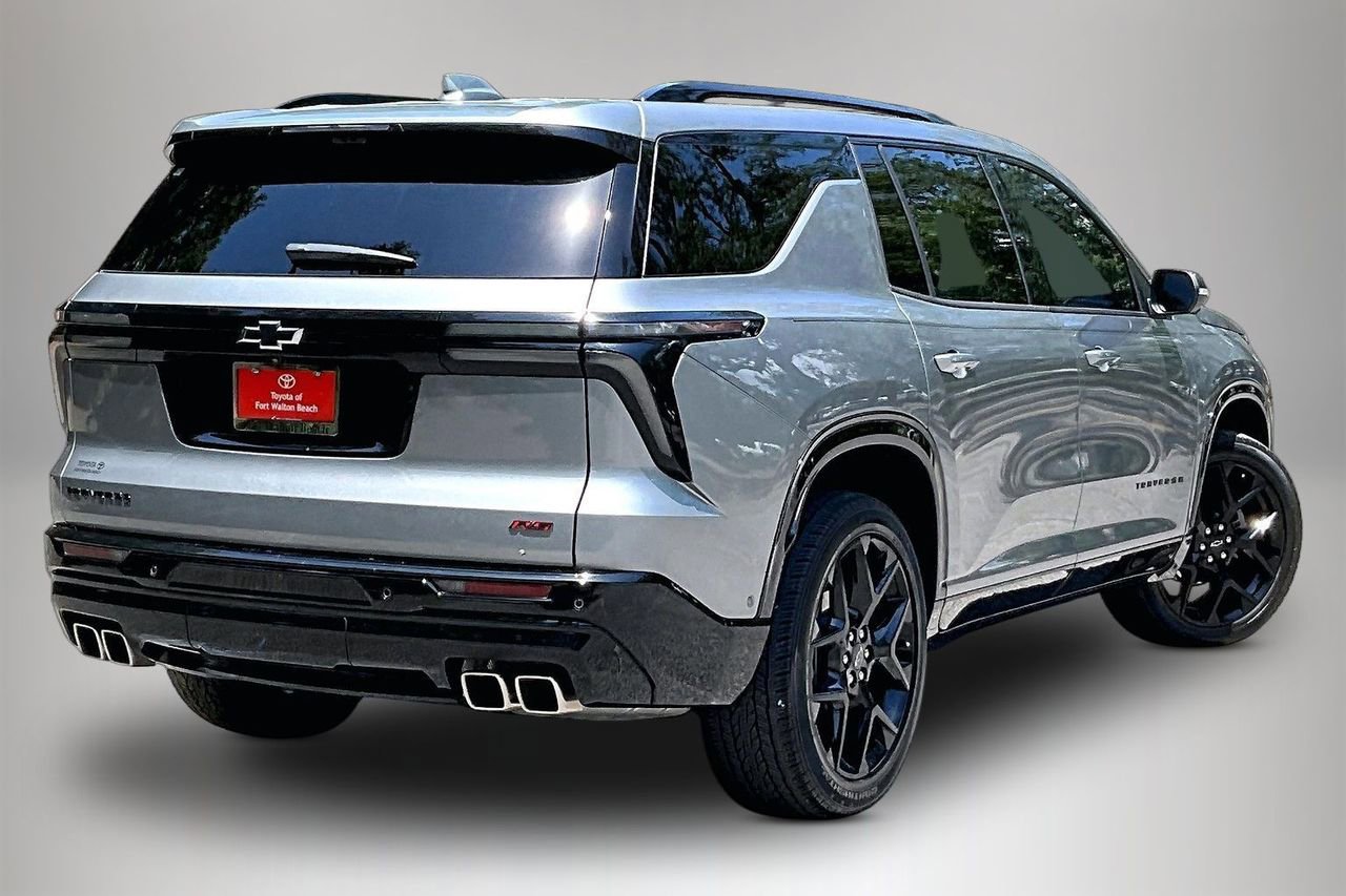 Used 2024 Chevrolet Traverse RS w/ LPO, Floor Liner Package FWD image 5