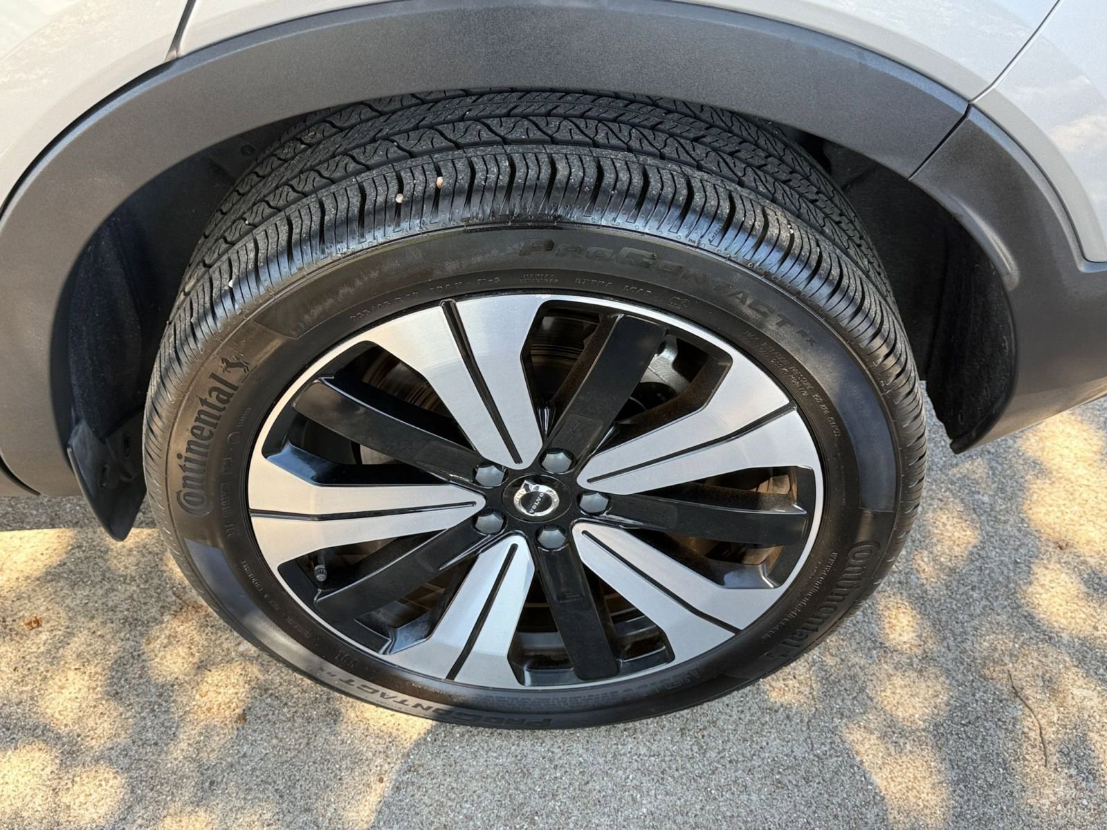 Used 2023 Volvo XC40 Recharge Plus image 37