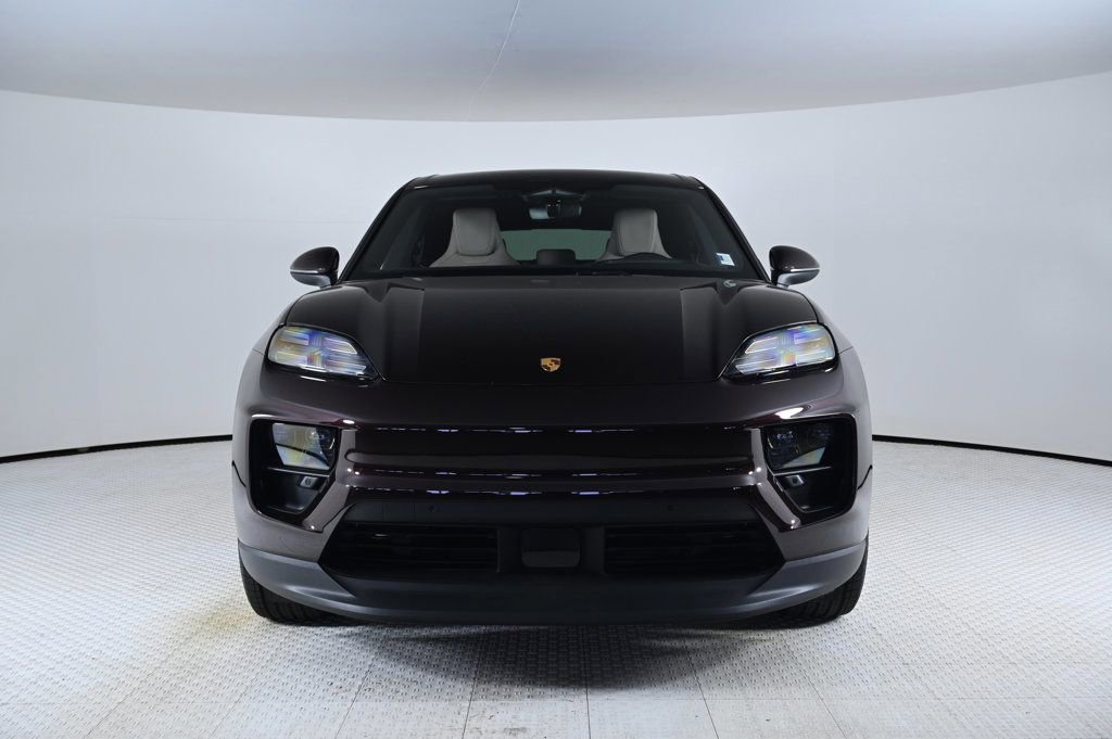 Certified 2025 Porsche Macan Electric image 10