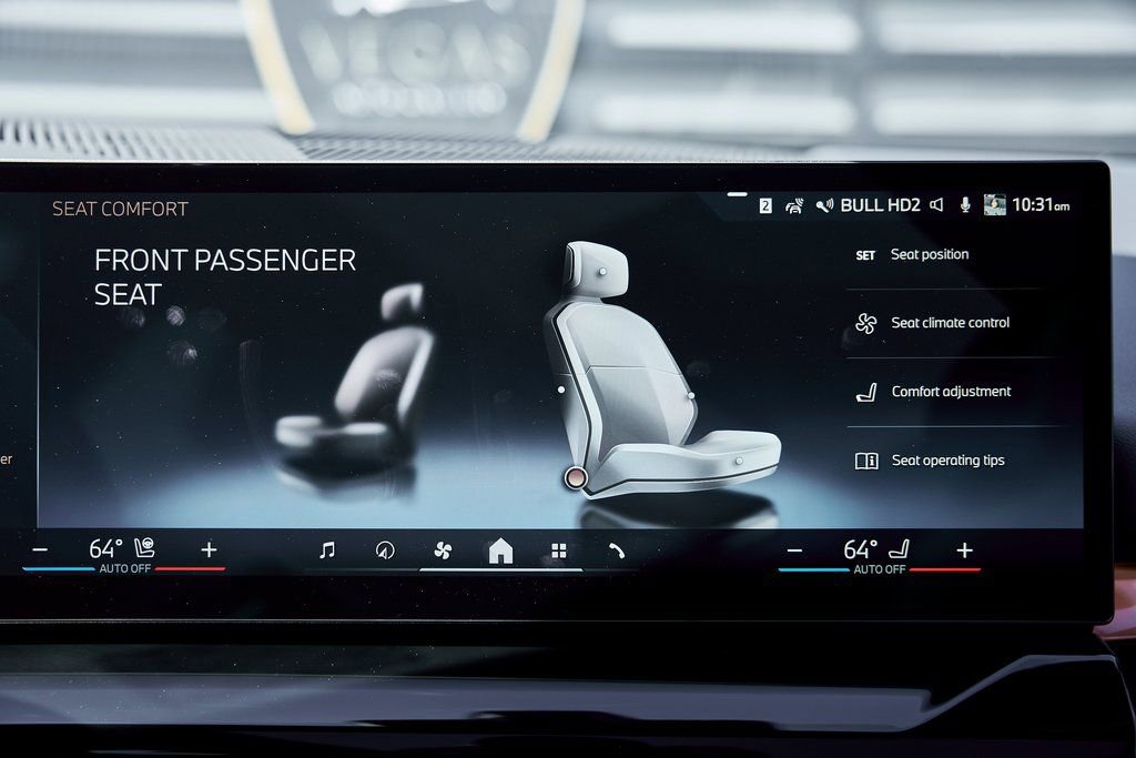 Used 2026 BMW 550e xDrive image 70