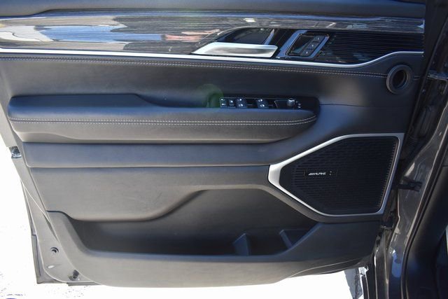 Used 2022 Jeep Wagoneer Series III image 11