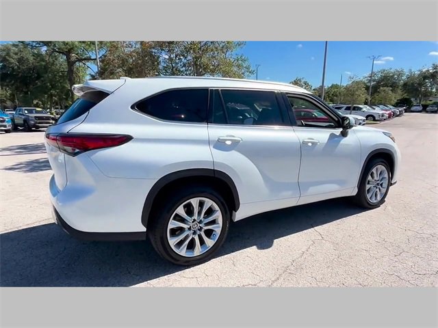 Used 2022 Toyota Highlander Limited image 31