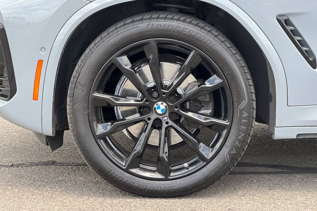 Used 2023 BMW X4 xDrive30i w/ M Sport Package AWD/4WD image 28