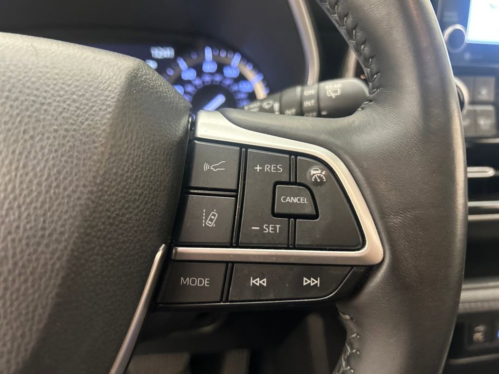 Used 2022 Toyota Highlander XLE image 43