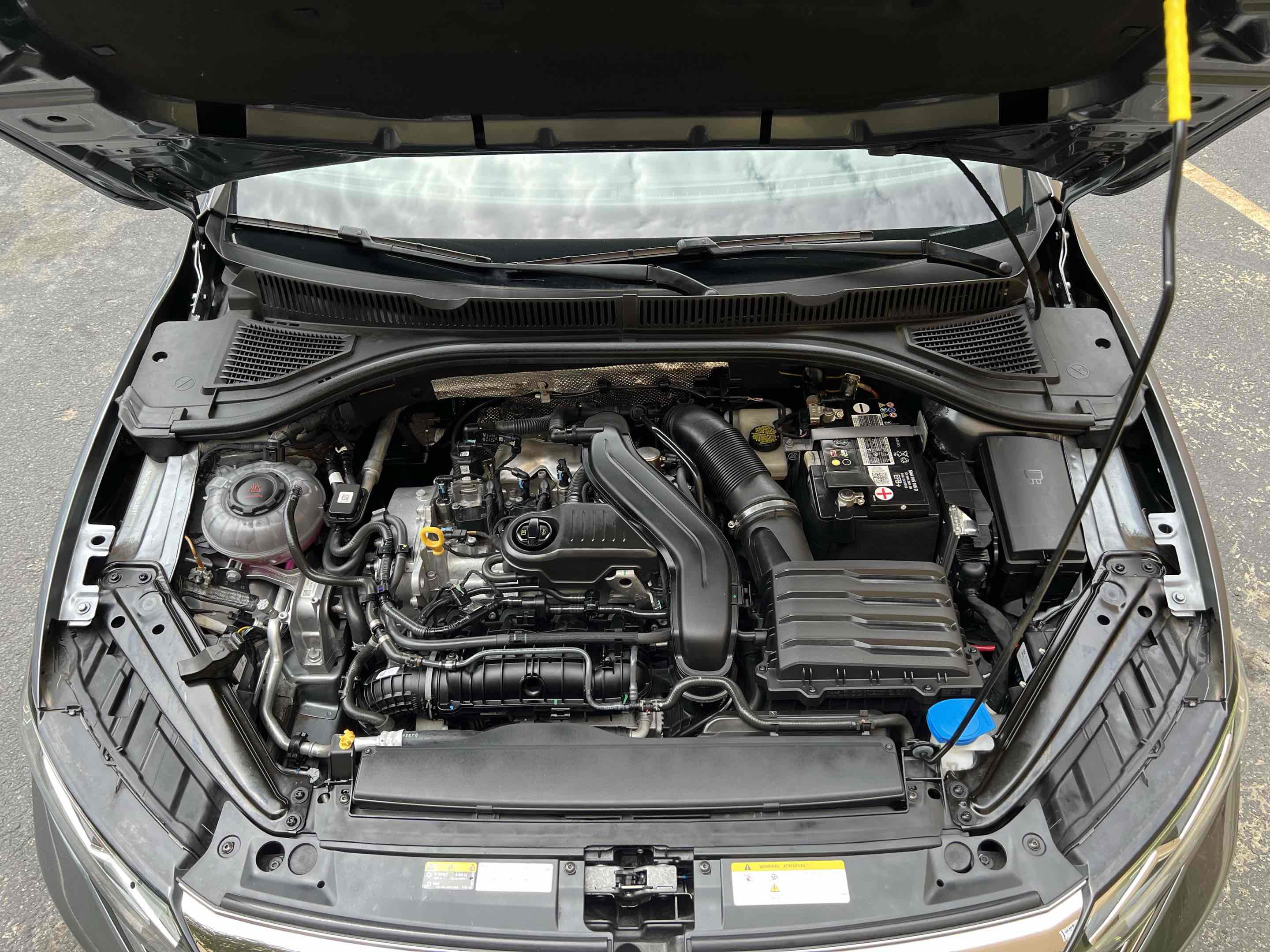 Used 2023 Volkswagen Jetta SE w/ Panoramic Sunroof Package FWD image 23