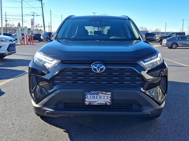 Used 2022 Toyota RAV4 XLE image 2