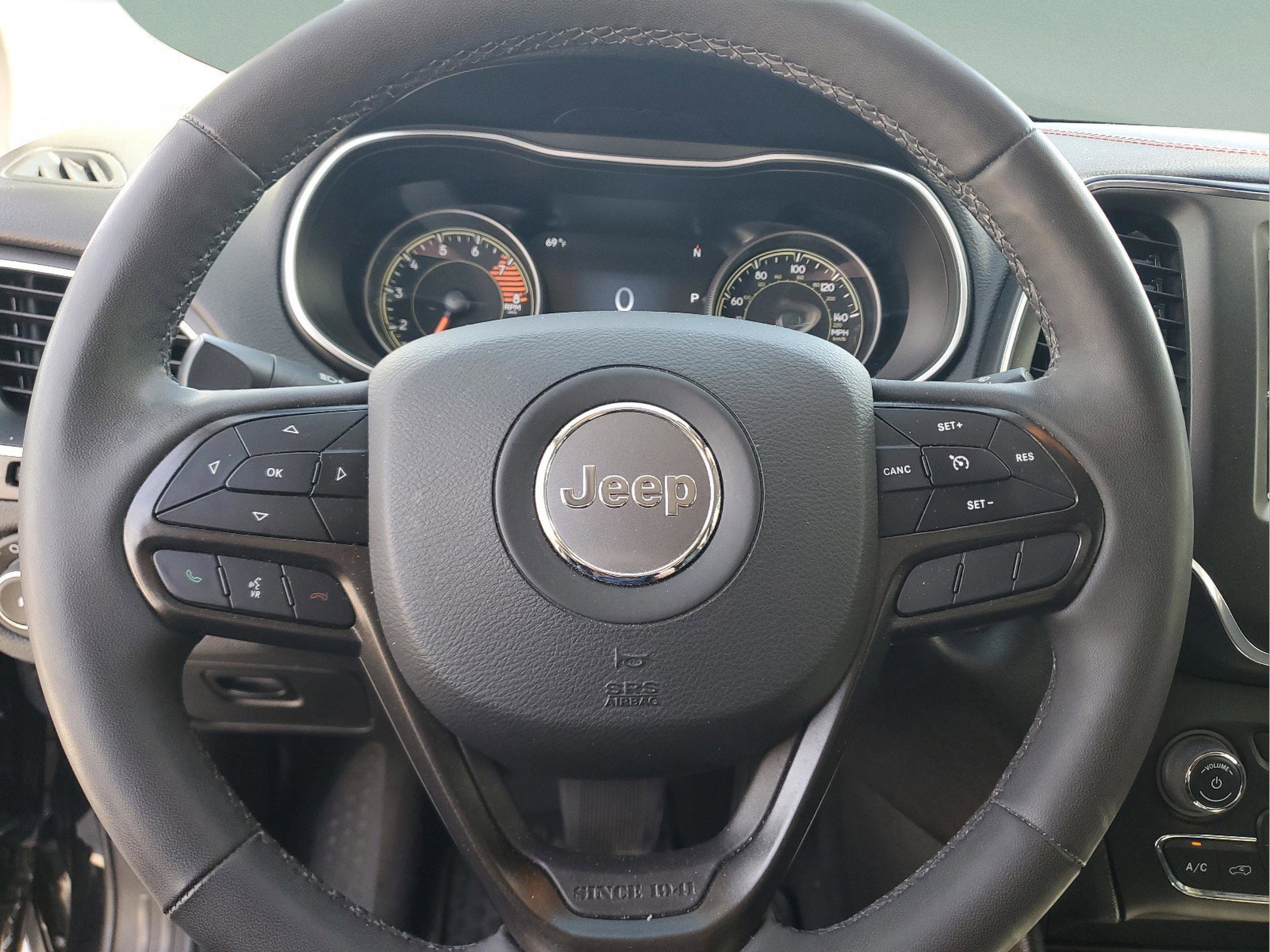 Used 2022 Jeep Cherokee Trailhawk w/ Sound & Nav Group image 17