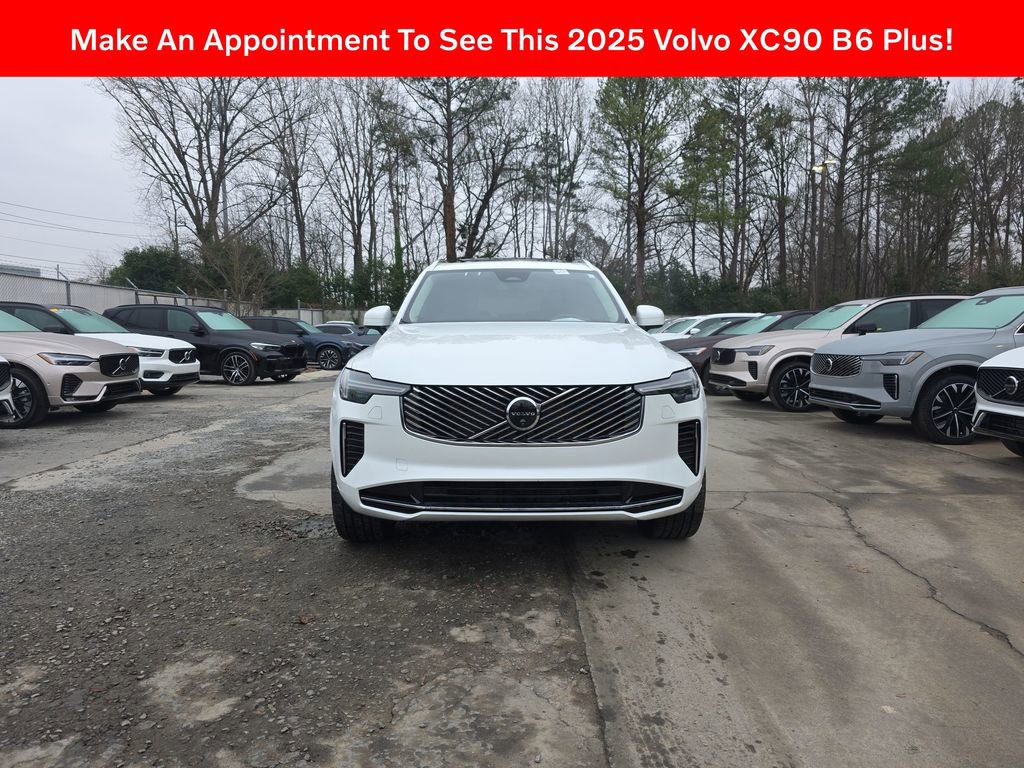 Certified 2025 Volvo XC90 B6 Plus image 2
