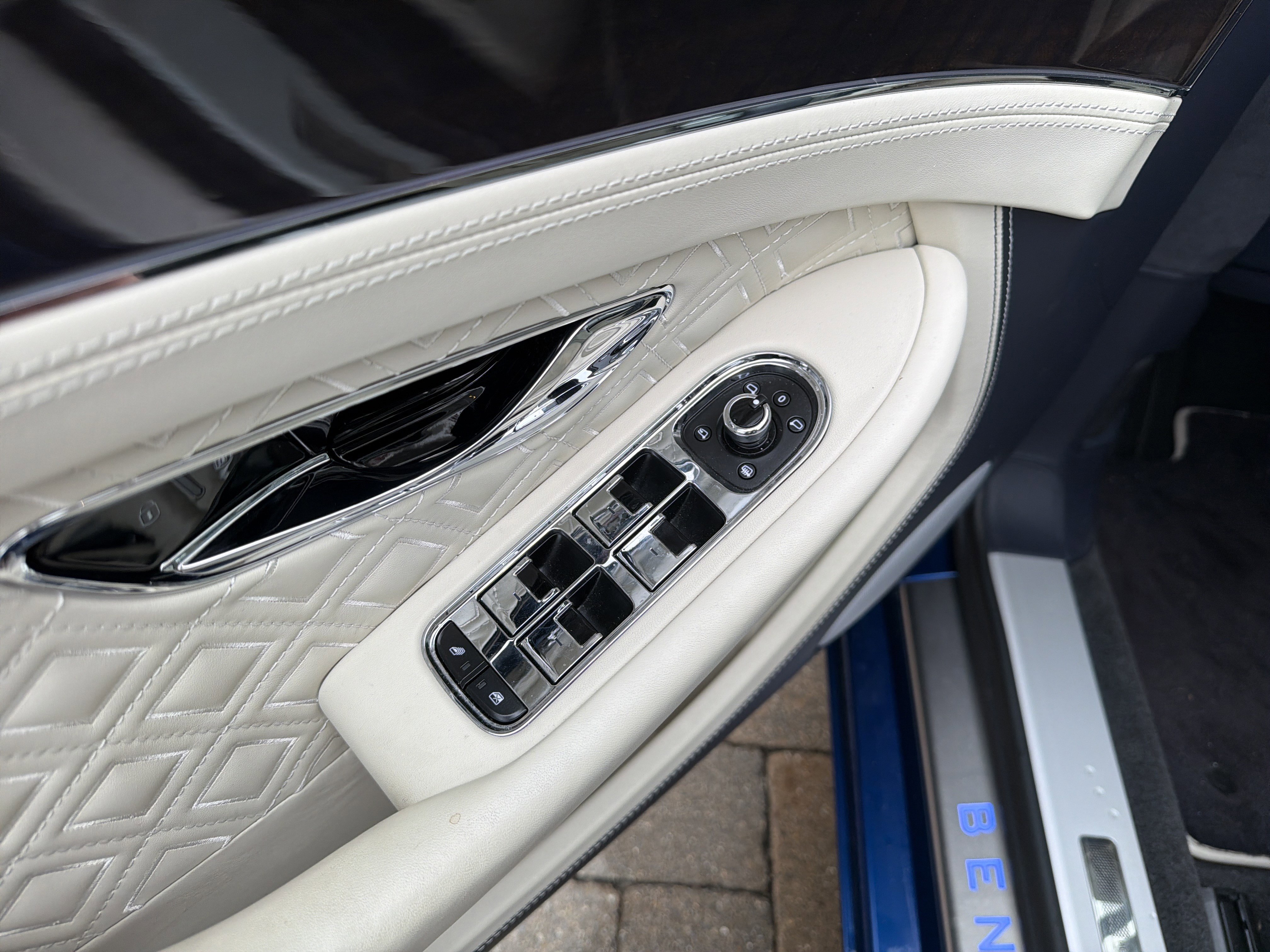 Used 2022 Bentley Continental GT image 12