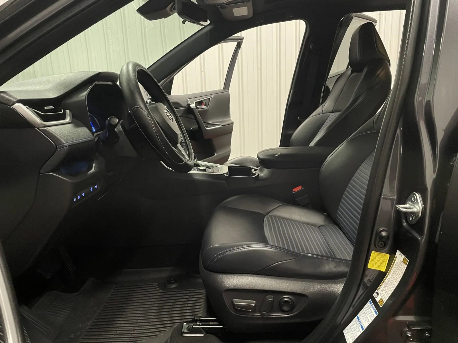 Used 2020 Toyota RAV4 XSE w/ XSE Grade Weather Package image 40