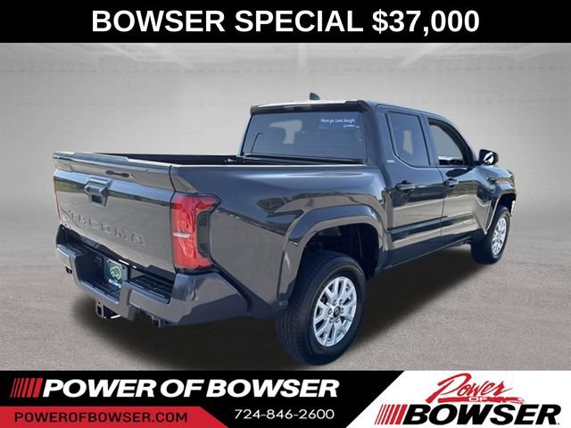 Used 2025 Toyota Tacoma SR5 AWD/4WD image 5
