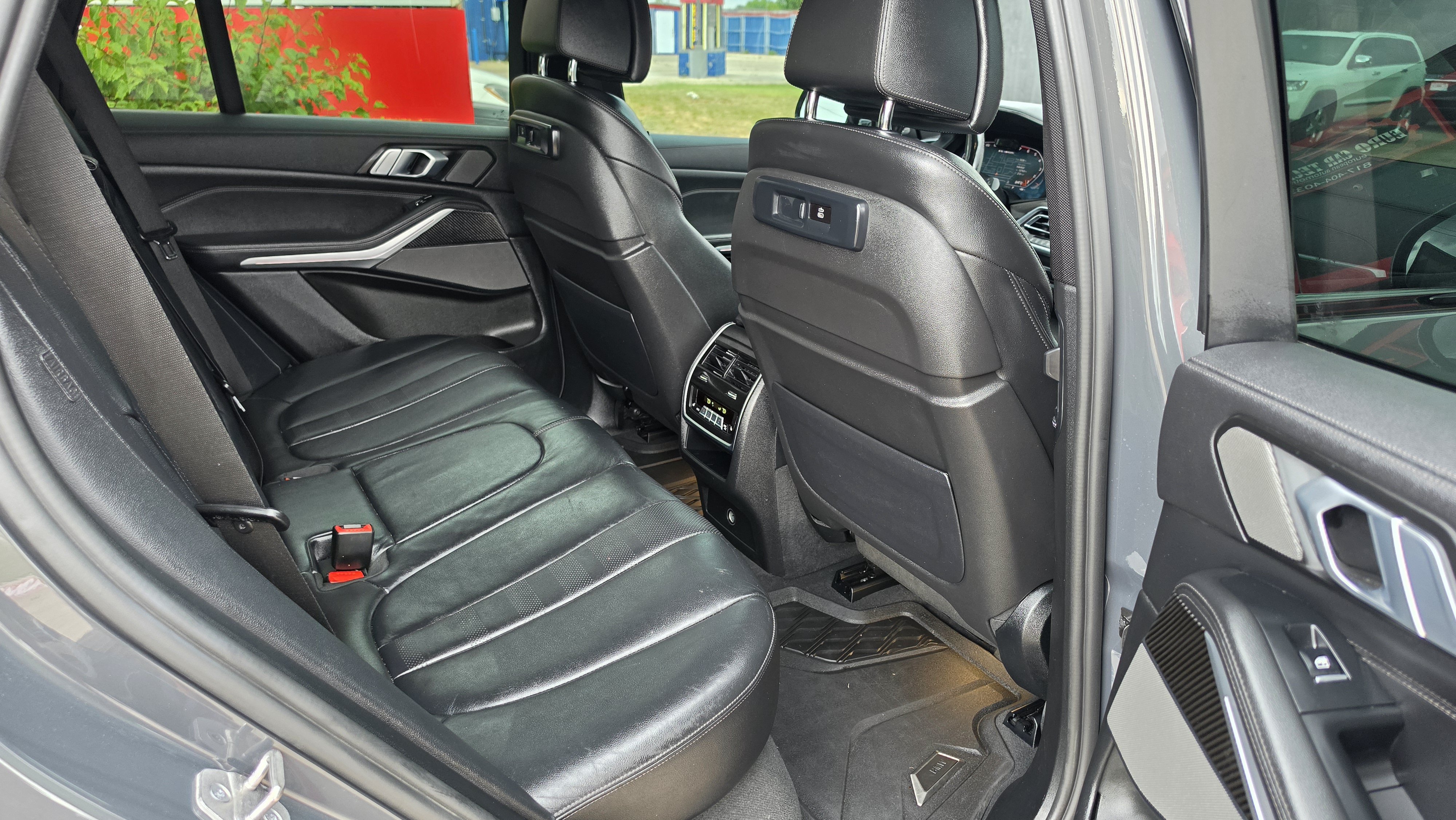 Used 2022 BMW X5 M50i AWD/4WD image 30