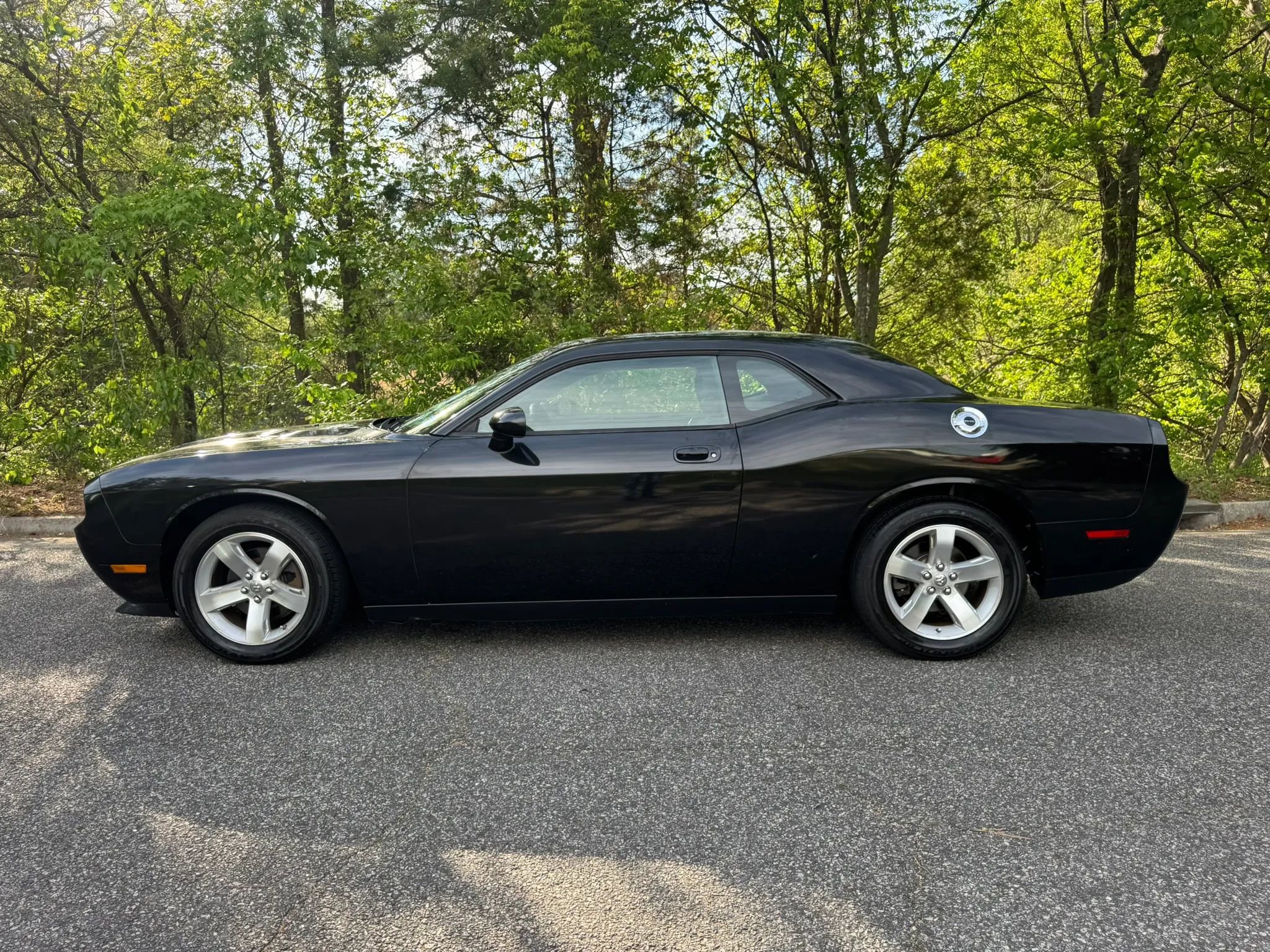 Used 2009 Dodge Challenger SE RWD image 3