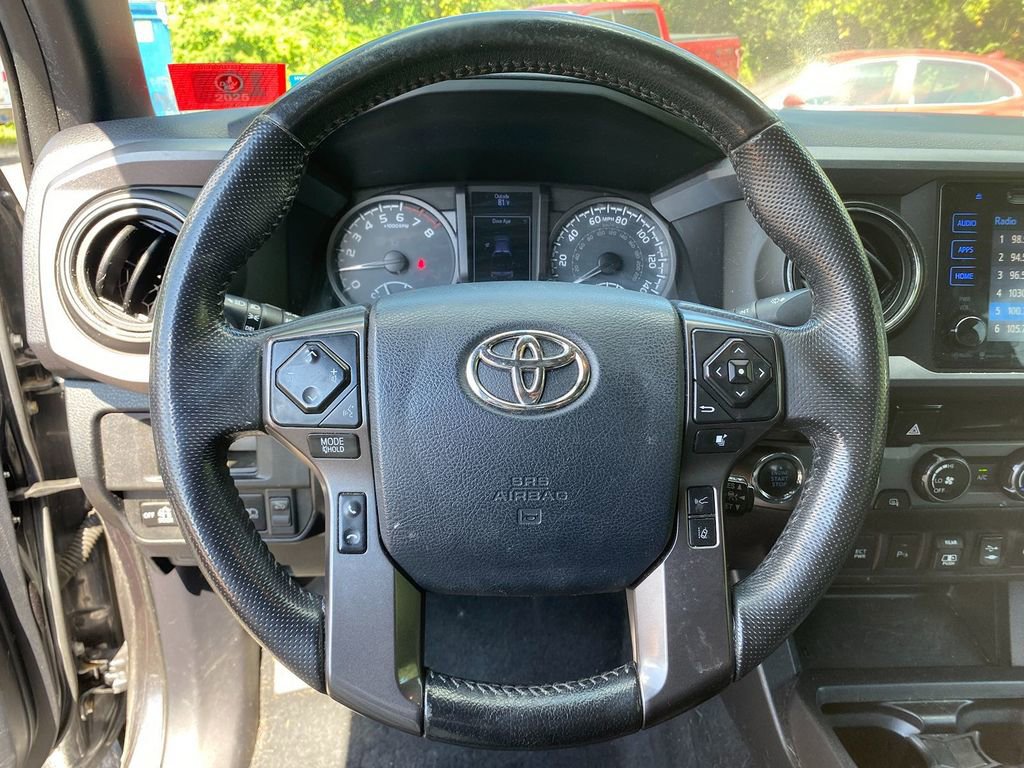 Used 2018 Toyota Tacoma TRD Off-Road w/ Technology Package AWD/4WD image 15