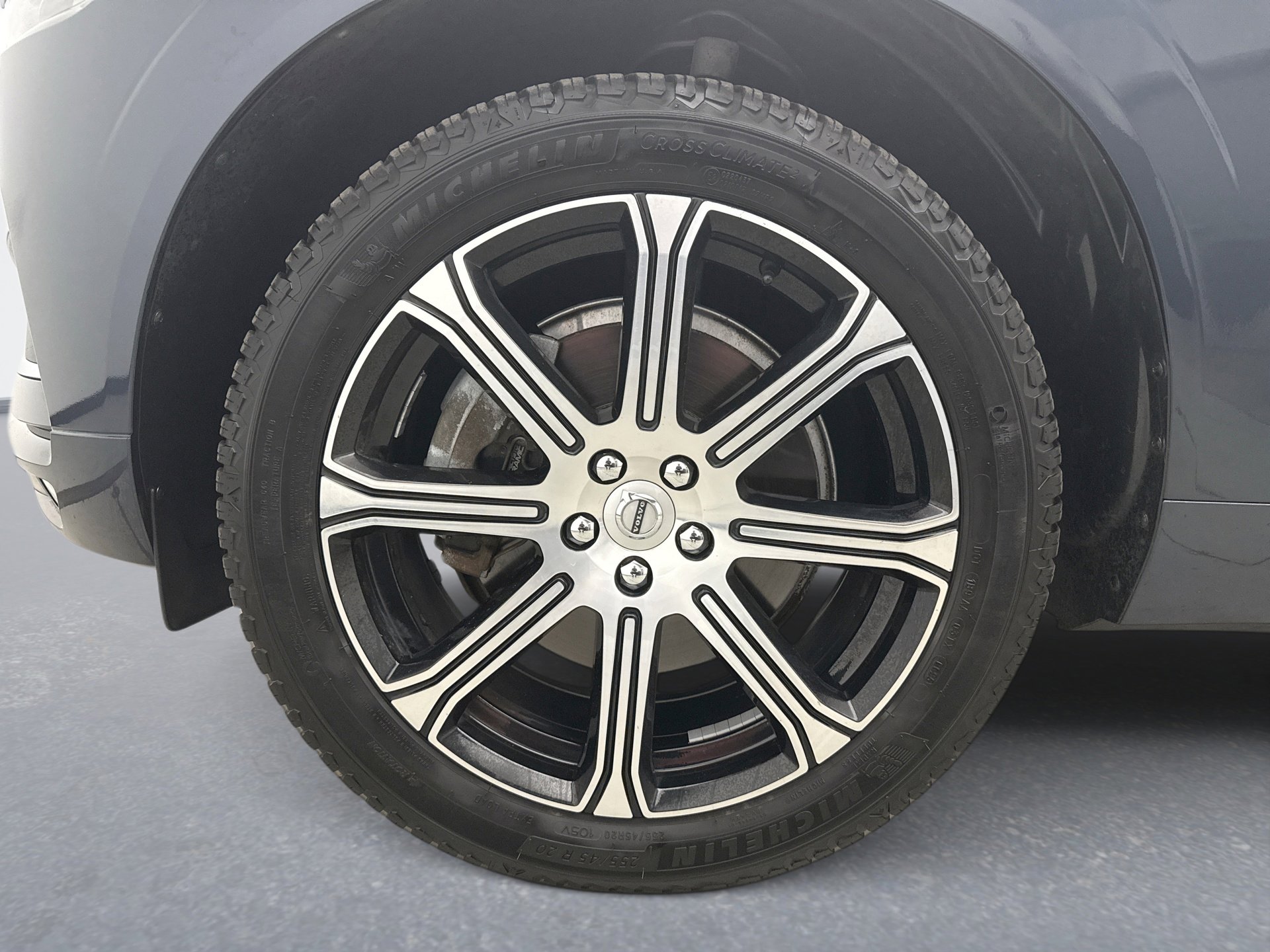 Used 2020 Volvo XC60 T6 Inscription w/ Protection Package Premier image 26