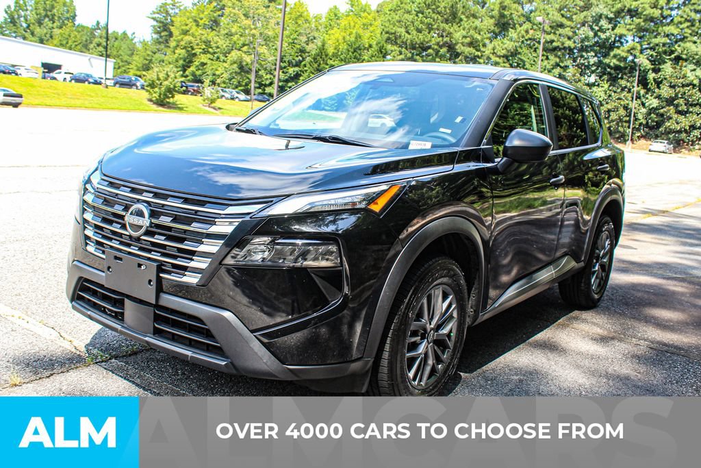 Used 2024 Nissan Rogue S AWD/4WD image 2