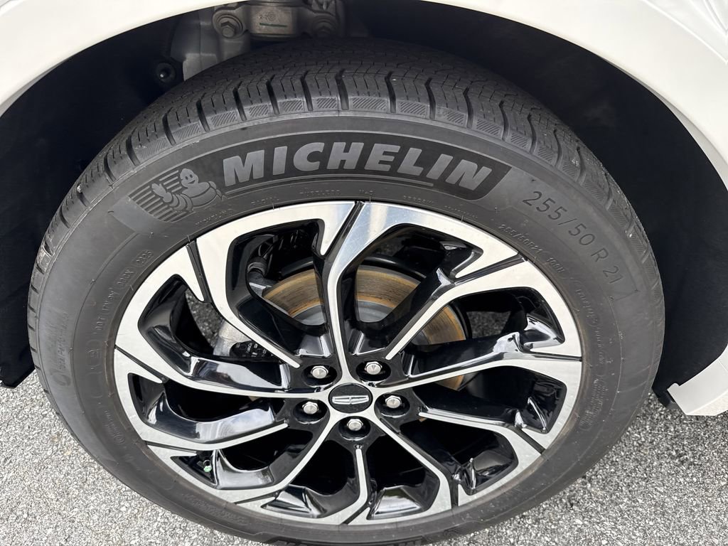 Used 2026 Lincoln Nautilus Reserve image 17