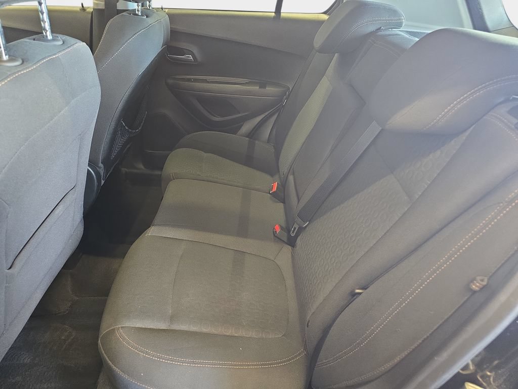Used 2019 Chevrolet Trax LS AWD/4WD image 16