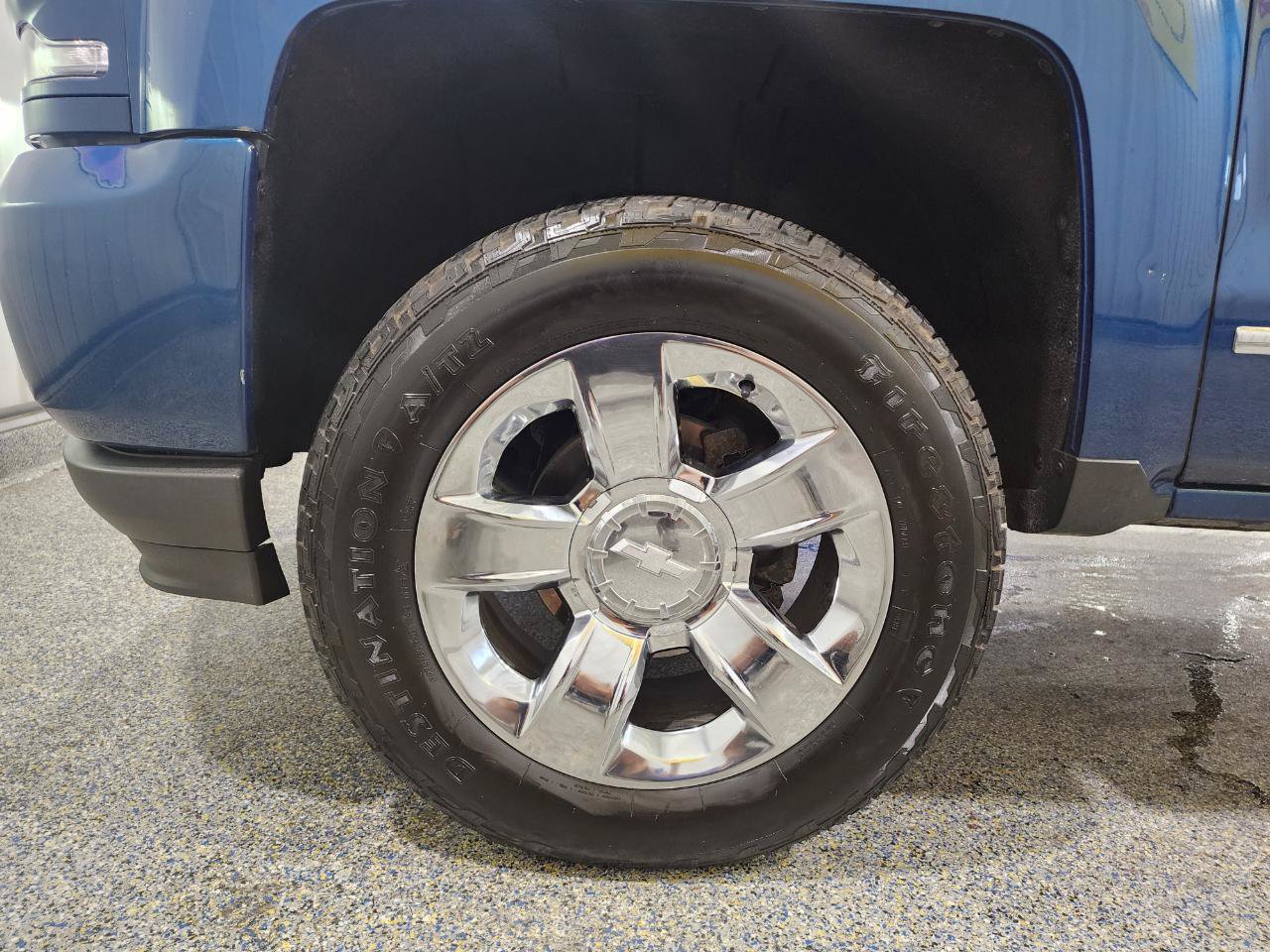 Used 2017 Chevrolet Silverado 1500 LTZ Z71 w/ LTZ Plus Package AWD/4WD image 6