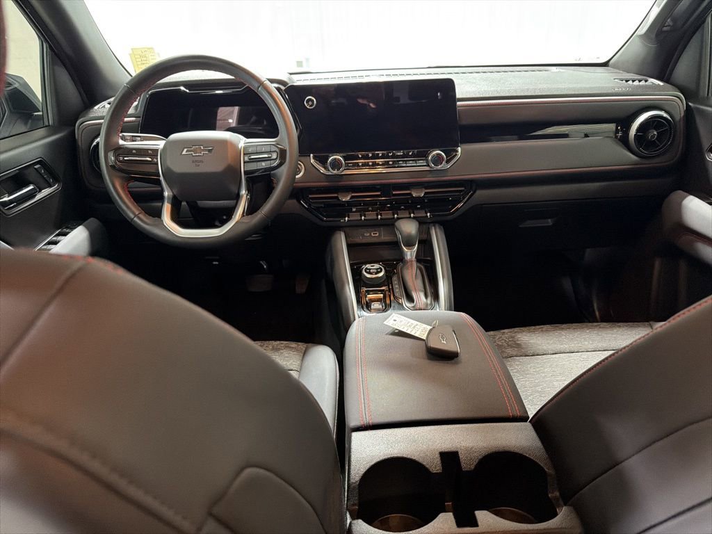 Used 2024 Chevrolet Colorado Z71 w/ Z71 Convenience Package 2 image 3