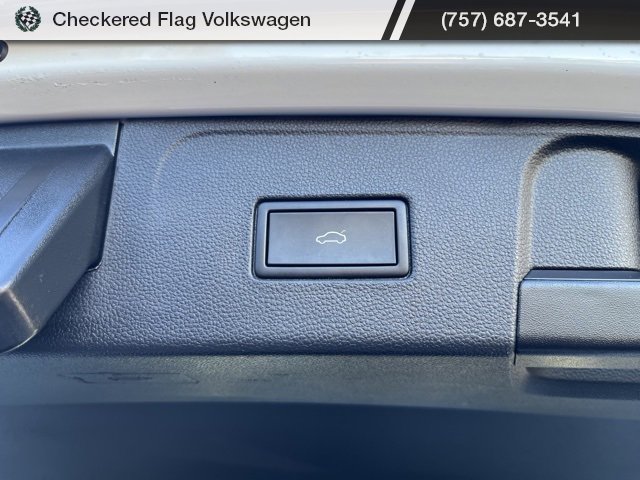 Used 2022 Volkswagen Atlas SE w/ Panoramic Sunroof Package image 17