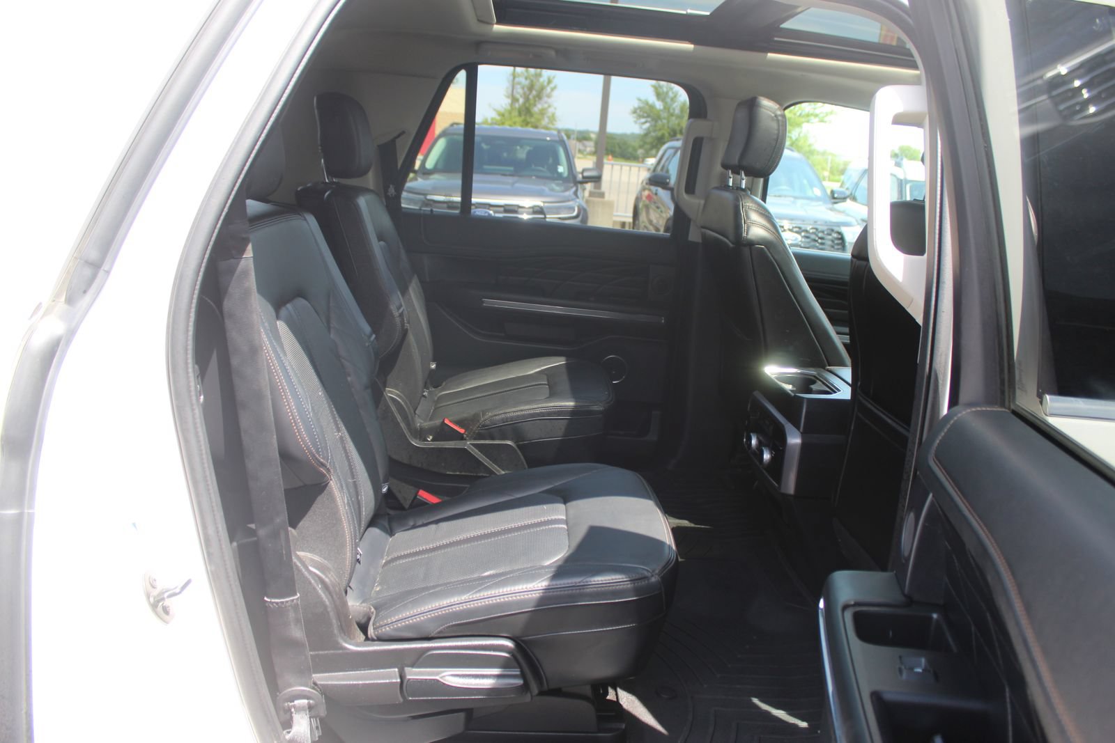 Used 2019 Ford Expedition Max Platinum AWD/4WD image 17